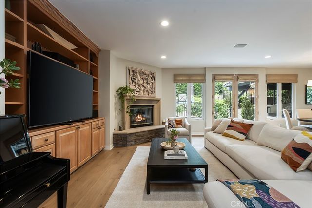 1935 Lyans Drive, La Canada Flintridge, CA 91011