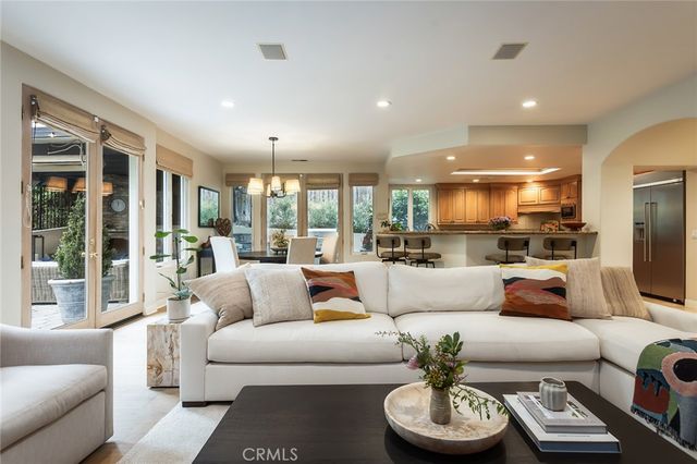 1935 Lyans Drive, La Canada Flintridge, CA 91011