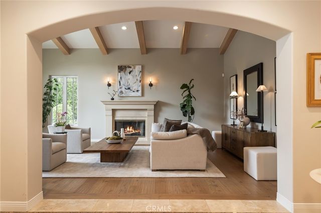 1935 Lyans Drive, La Canada Flintridge, CA 91011