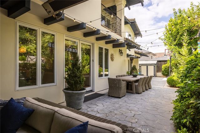 1935 Lyans Drive, La Canada Flintridge, CA 91011