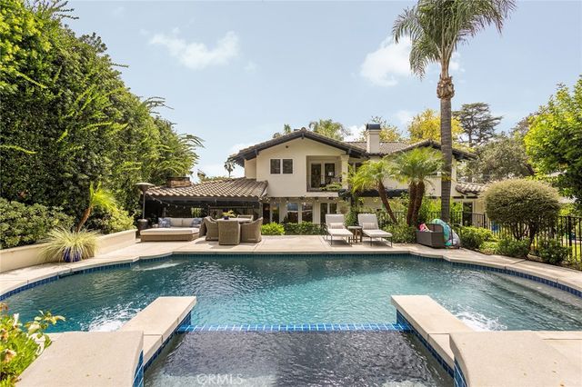 1935 Lyans Drive, La Canada Flintridge, CA 91011