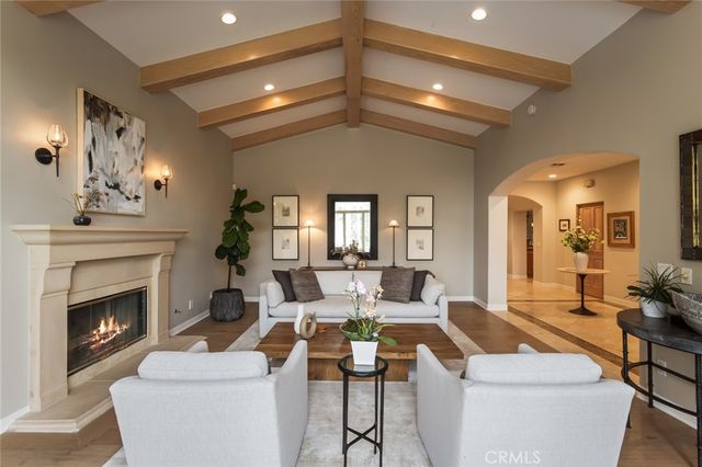 1935 Lyans Drive, La Canada Flintridge, CA 91011