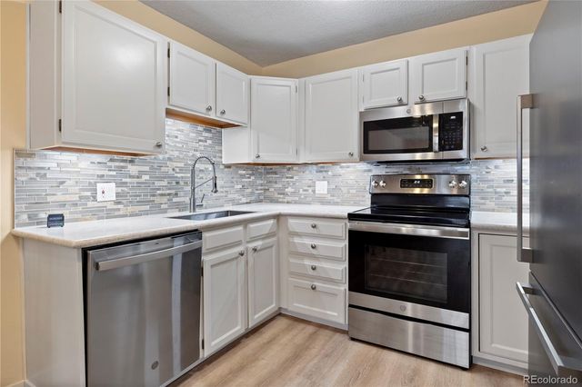 3022 S Wheeling Way 311, Aurora, CO 80014