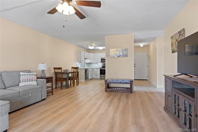 3022 S Wheeling Way 311, Aurora, CO 80014