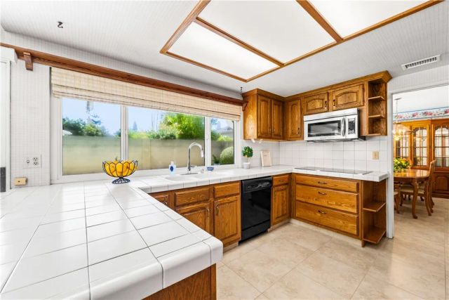 9652 Duke, Westminster, CA 92683