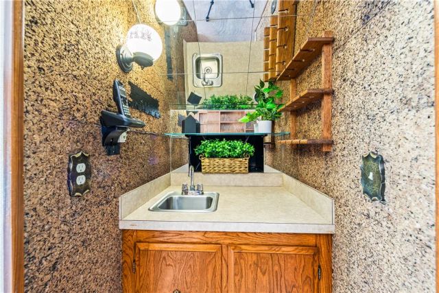 9652 Duke, Westminster, CA 92683
