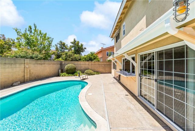 9652 Duke, Westminster, CA 92683