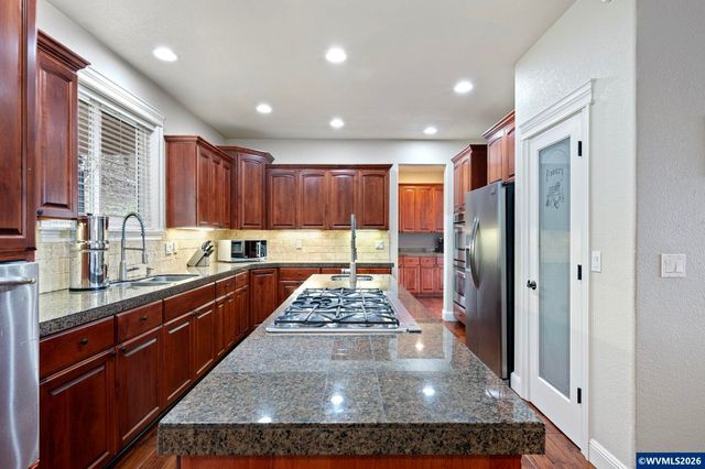 990 Westfarthing Wy NW, Salem, OR 97304