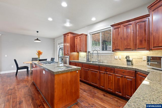 990 Westfarthing Wy NW, Salem, OR 97304