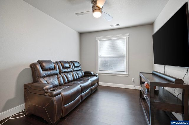 990 Westfarthing Wy NW, Salem, OR 97304