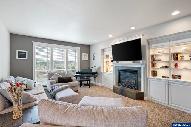 990 Westfarthing Wy NW, Salem, OR 97304