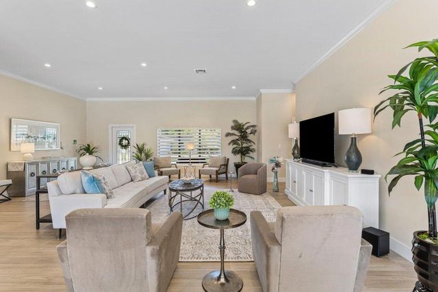 1008 SE 10th Court, Deerfield Beach, FL 33441