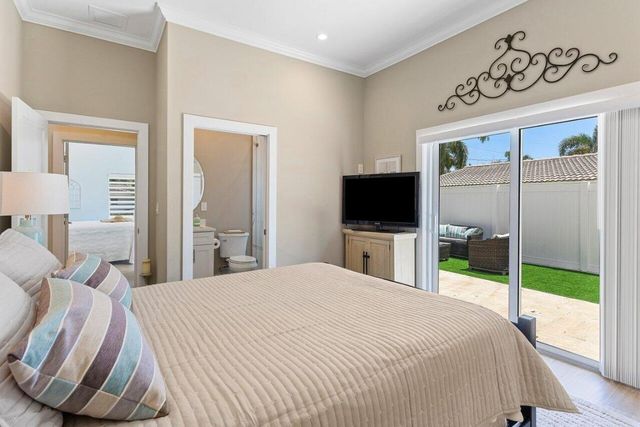 1008 SE 10th Court, Deerfield Beach, FL 33441