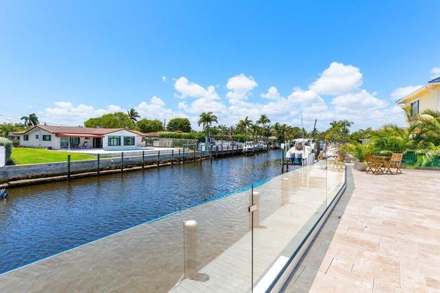 1008 SE 10th Court, Deerfield Beach, FL 33441