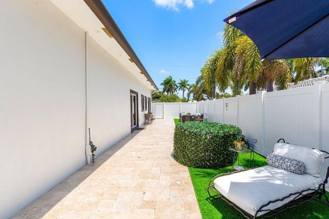 1008 SE 10th Court, Deerfield Beach, FL 33441