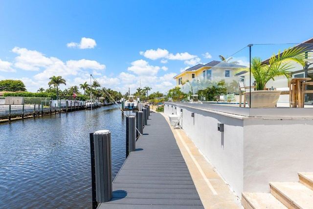 1008 SE 10th Court, Deerfield Beach, FL 33441