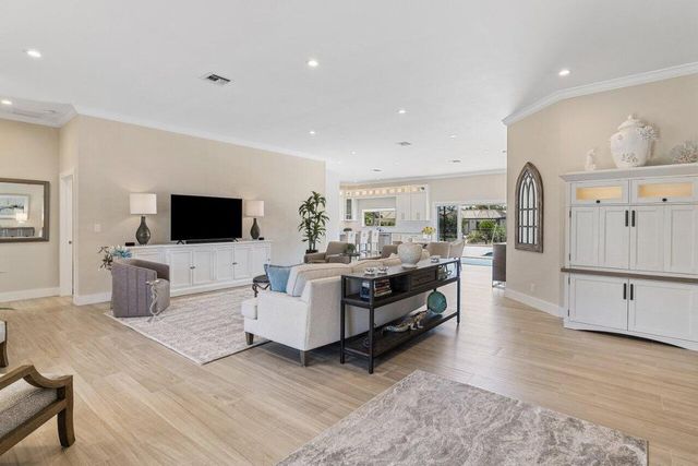 1008 SE 10th Court, Deerfield Beach, FL 33441