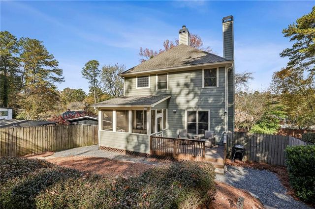 2588 Defoors Ferry NW Road, Atlanta, GA 30318