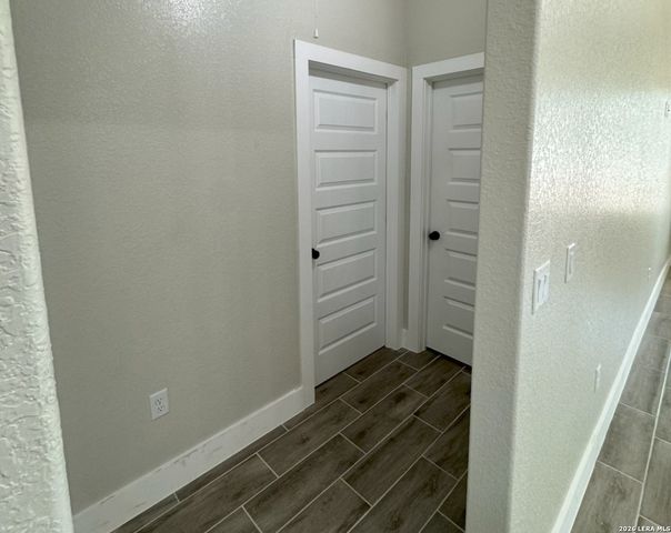 117 W SHORT MEADOW DR, Lytle, TX 78052