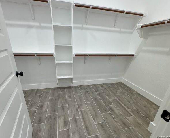 117 W SHORT MEADOW DR, Lytle, TX 78052