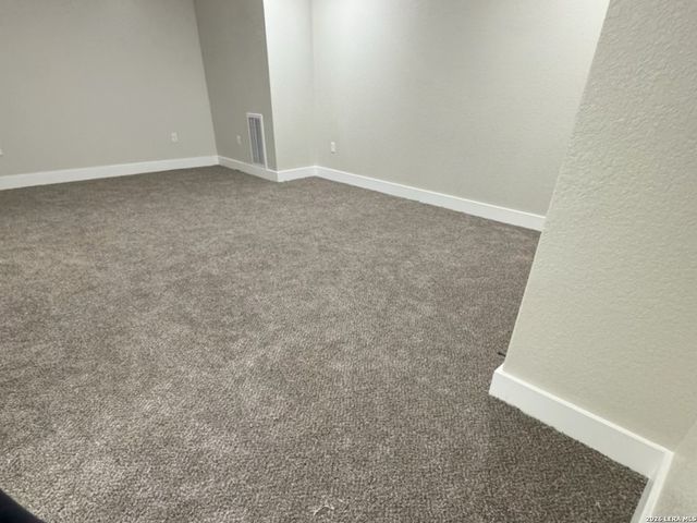 117 W SHORT MEADOW DR, Lytle, TX 78052