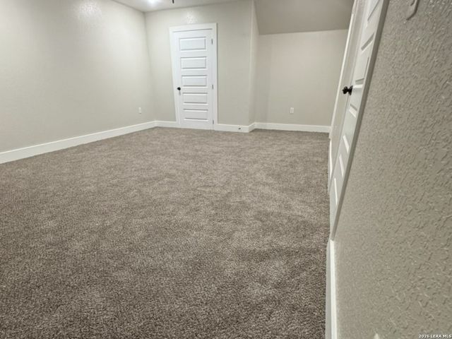 117 W SHORT MEADOW DR, Lytle, TX 78052