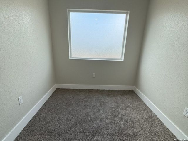 117 W SHORT MEADOW DR, Lytle, TX 78052