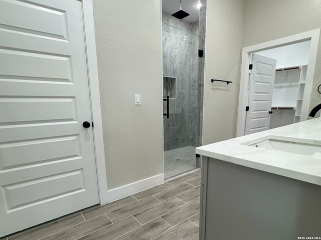 117 W SHORT MEADOW DR, Lytle, TX 78052