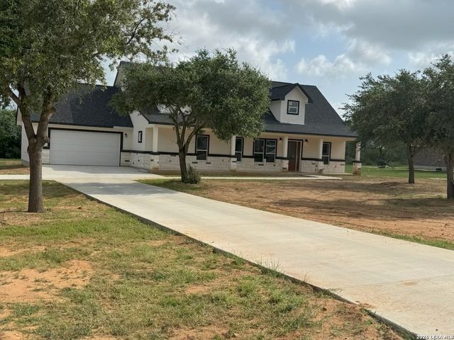 117 W SHORT MEADOW DR, Lytle, TX 78052