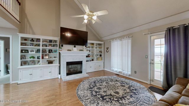 462 Millers Crossing, Shepherdsville, KY 40165