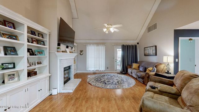 462 Millers Crossing, Shepherdsville, KY 40165