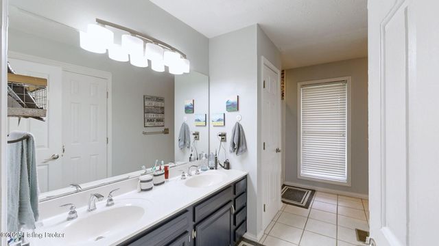 462 Millers Crossing, Shepherdsville, KY 40165