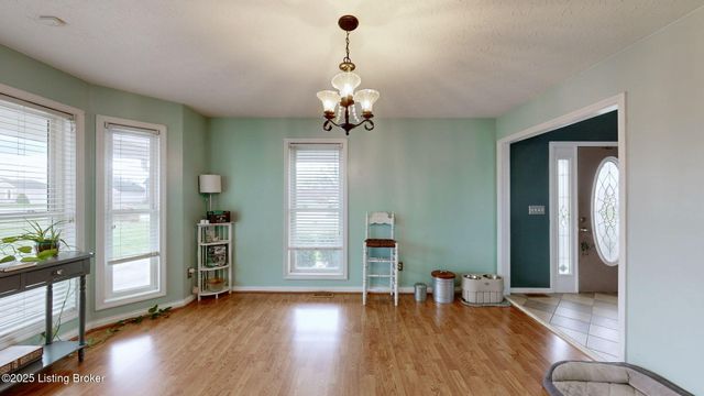 462 Millers Crossing, Shepherdsville, KY 40165