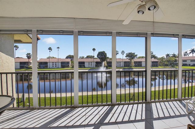 10279 N Circle Lake Drive 202, Boynton Beach, FL 33437