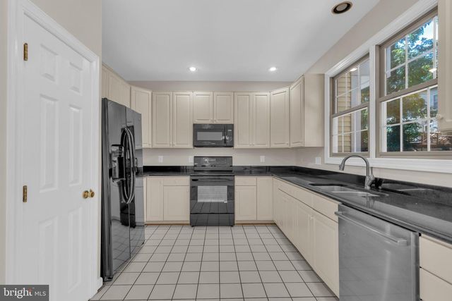 9902 MICHAEL SCHAR CT, Vienna, VA 22181