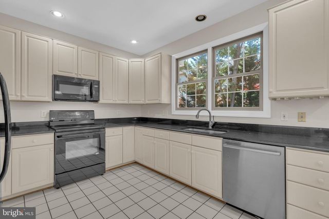 9902 MICHAEL SCHAR CT, Vienna, VA 22181