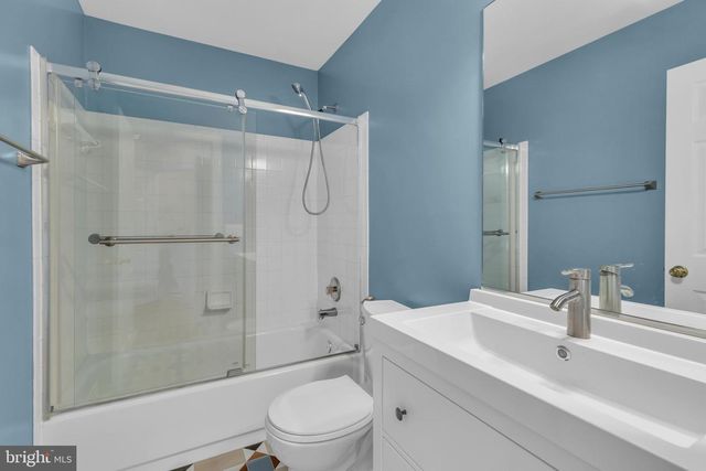 9902 MICHAEL SCHAR CT, Vienna, VA 22181