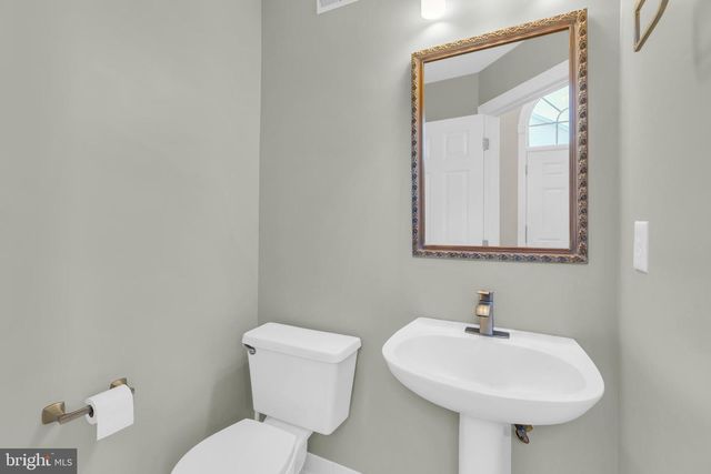9902 MICHAEL SCHAR CT, Vienna, VA 22181