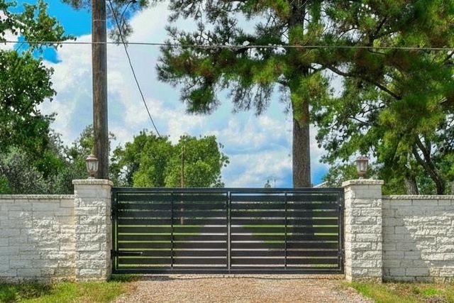 22035 Buescher Road, Tomball, TX 77377