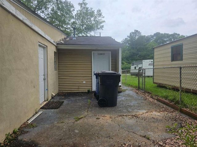 501 Ridgecrest Drive, Riverdale, GA 30274