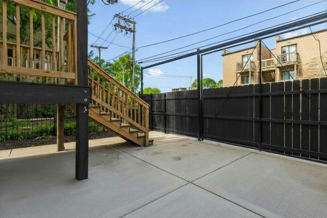 6450 S Greenwood Avenue, Chicago, IL 60637