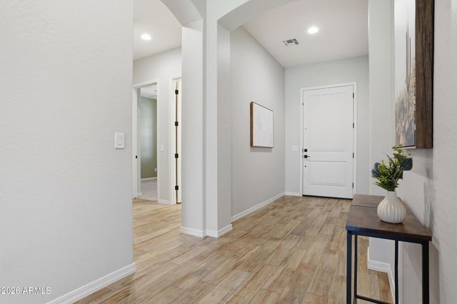 2831 W CHEVELON Drive, San Tan Valley, AZ 85144