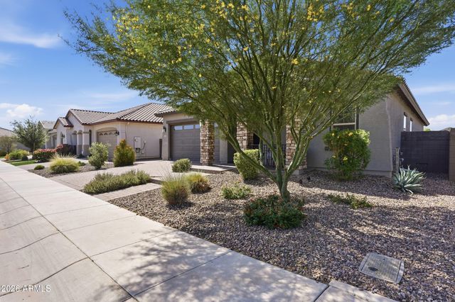 2831 W CHEVELON Drive, San Tan Valley, AZ 85144