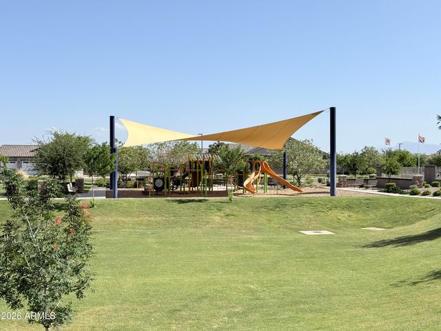 2831 W CHEVELON Drive, San Tan Valley, AZ 85144