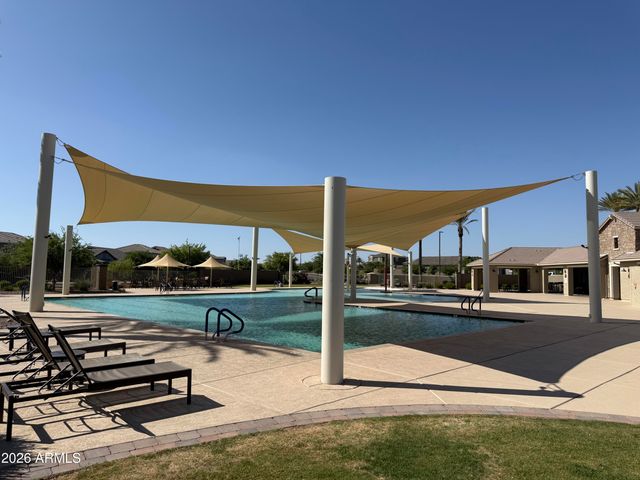 2831 W CHEVELON Drive, San Tan Valley, AZ 85144