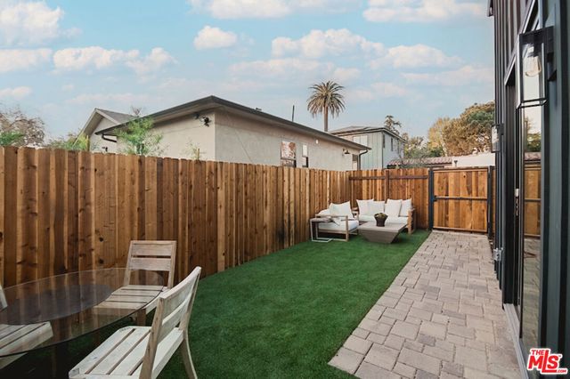 11026 Hortense Street 4, North Hollywood, CA 91602