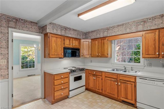 1300 Valleymede Road, Greensboro, NC 27410