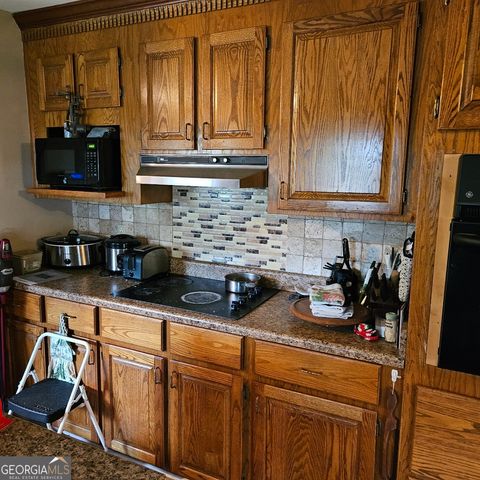 102 Shelia DR., Warner Robins, GA 31088