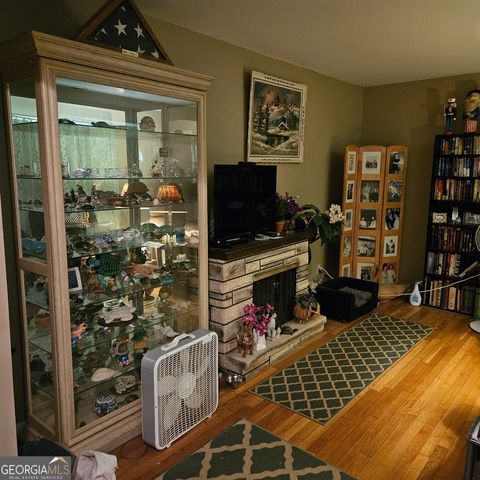102 Shelia DR., Warner Robins, GA 31088