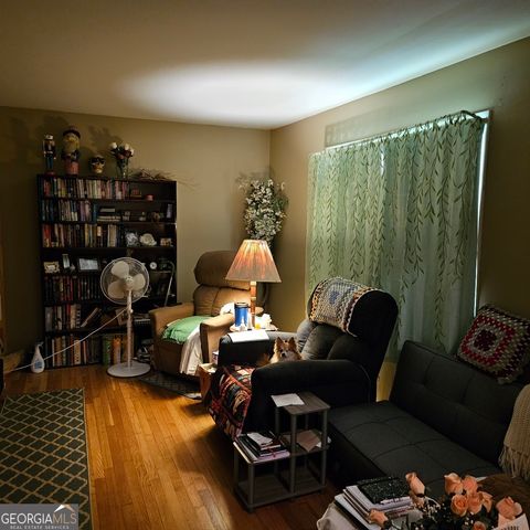 102 Shelia DR., Warner Robins, GA 31088